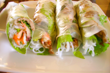 Gỏi tôm cuốn thịt